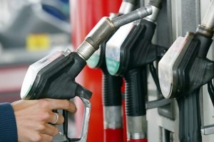 Росстандарт получит возможность закрывать заправки на основании экспресс-теста качества бензина