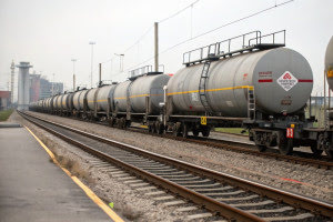 Железнодорожные поставки светлых, тёмных нефтепродуктов Железнодорожные поставки светлых, тёмных нефтепродуктов