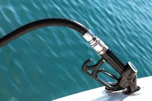 Дизтопливо оптом для судов и катеров Дизтопливо оптом для судов и катеров